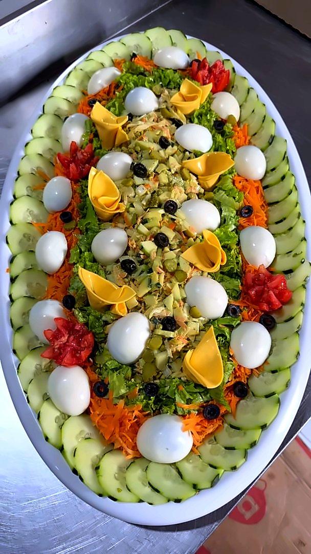 Salade de réception décorée